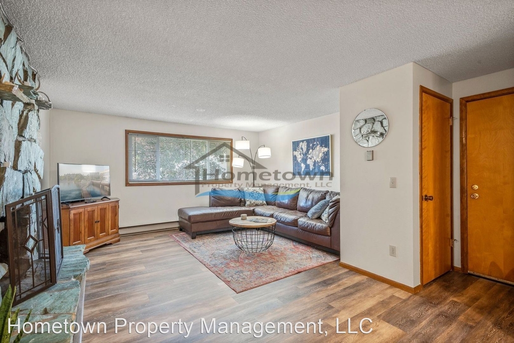 1015 W Mill Ave - Photo 3