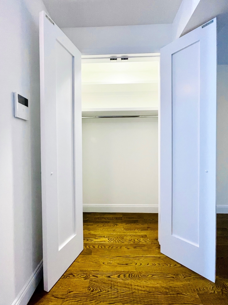 220 East 89th Street - Photo 5