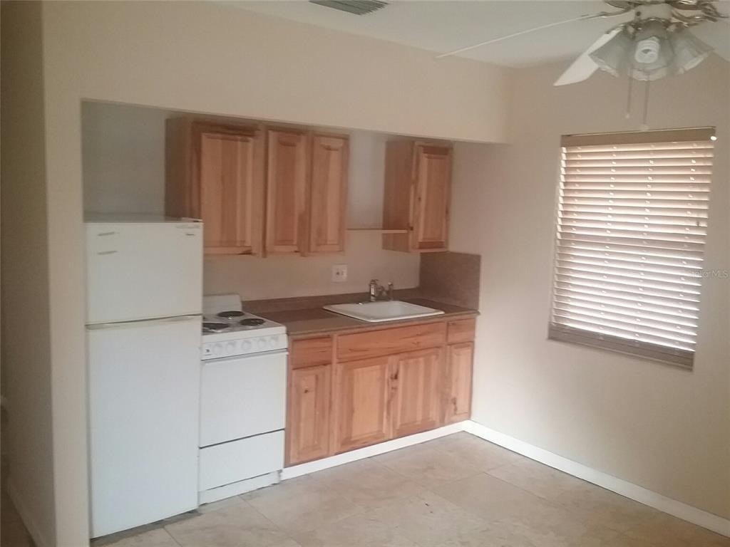 14040 Miramar Avenue - Photo 3