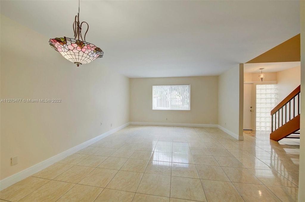 4033 Sw 68th Way - Photo 5