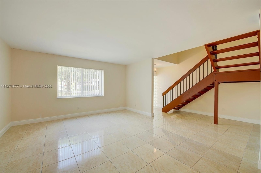 4033 Sw 68th Way - Photo 2