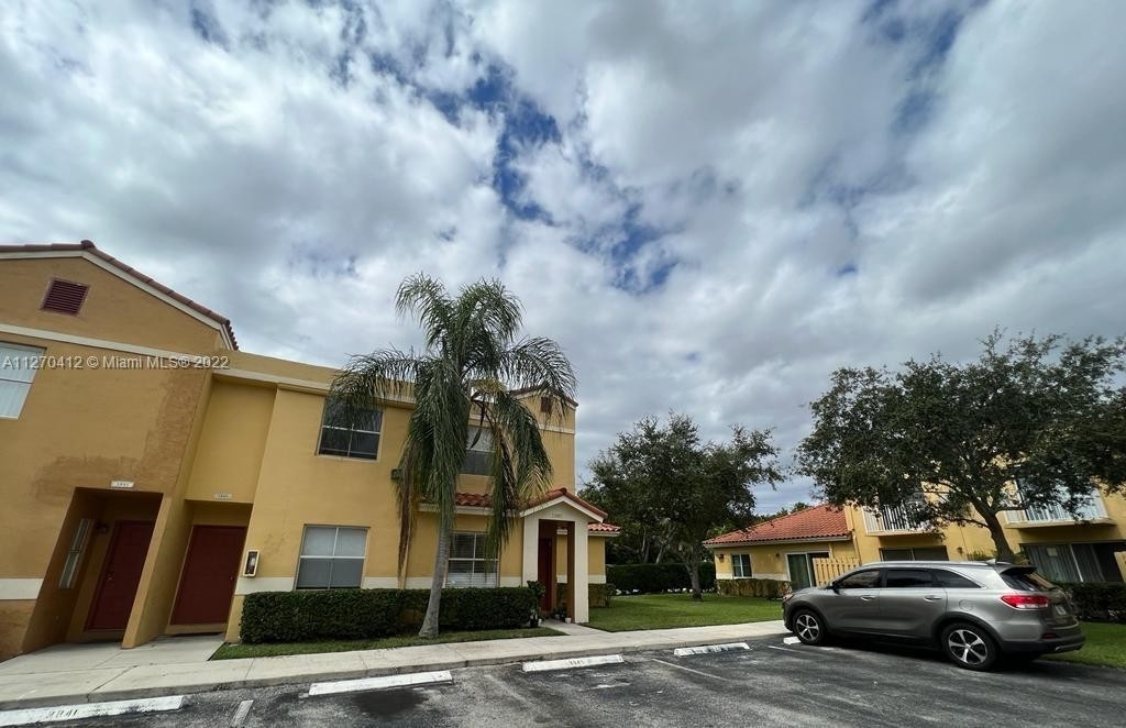 3837 Nw 90th Ave - Photo 4