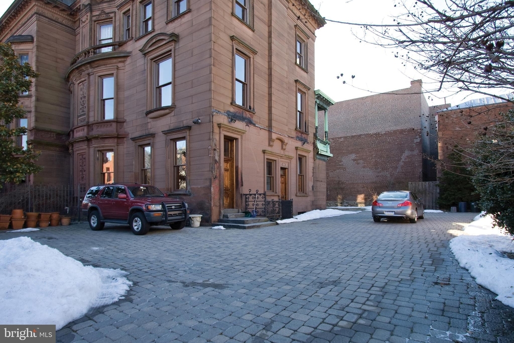 2201-5 Green Street - Photo 18