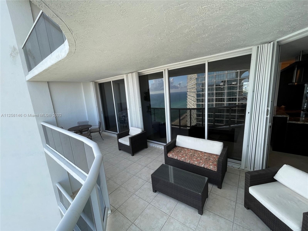16711 Collins Ave - Photo 2