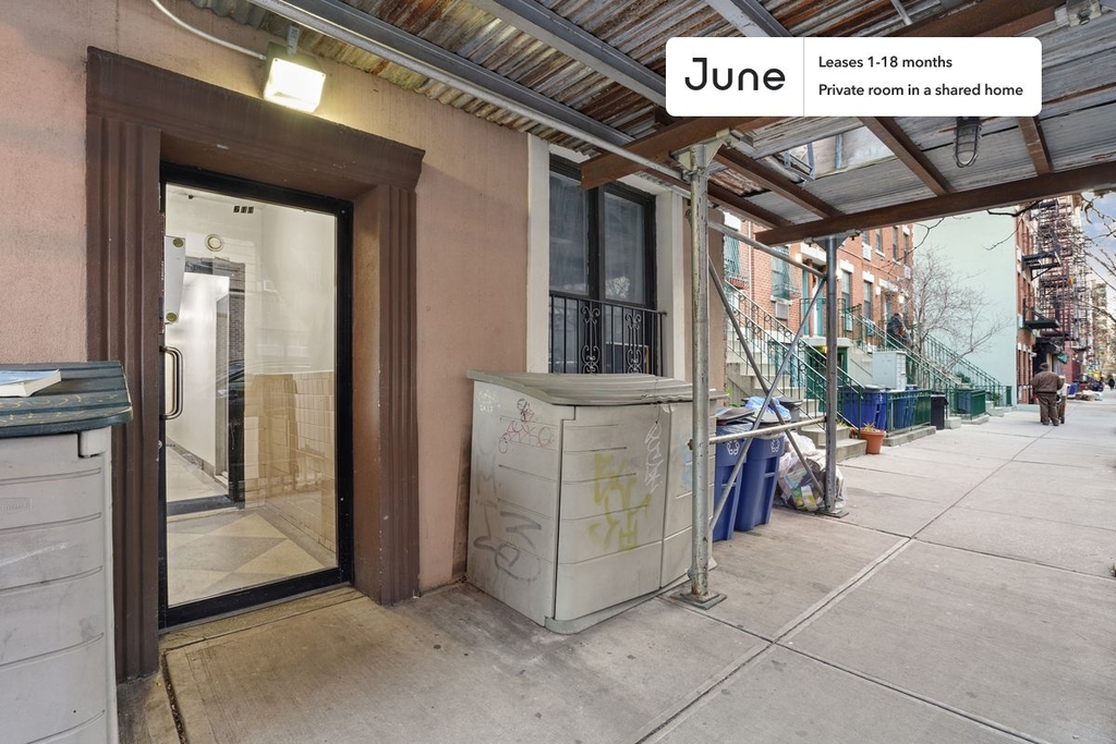 611 East 11th Street - Photo 9