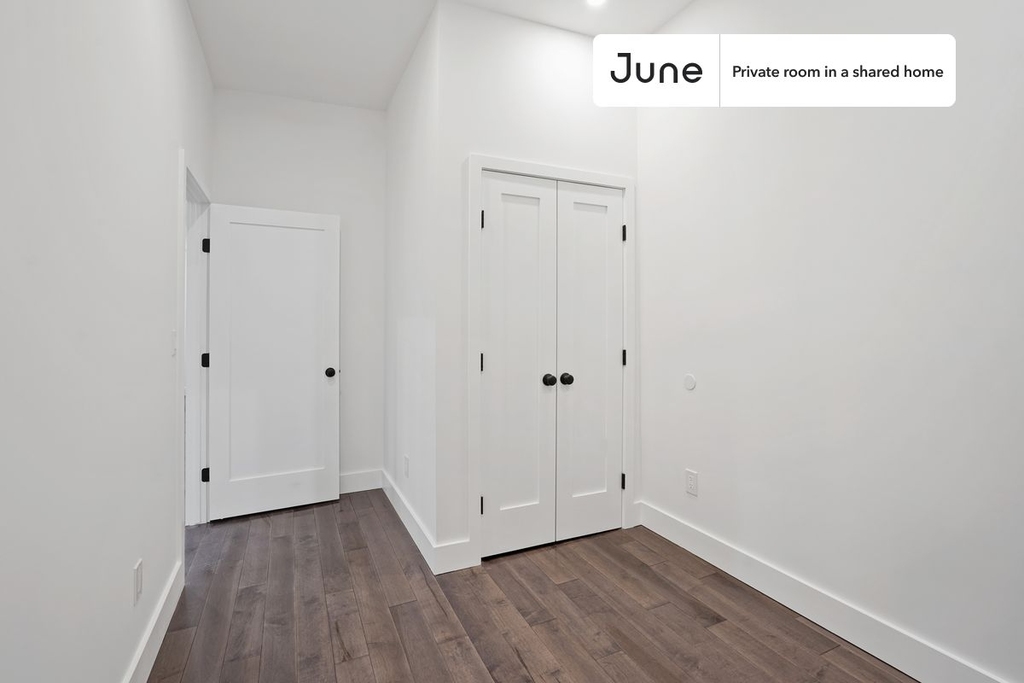 1290 Nostrand Avenue - Photo 2