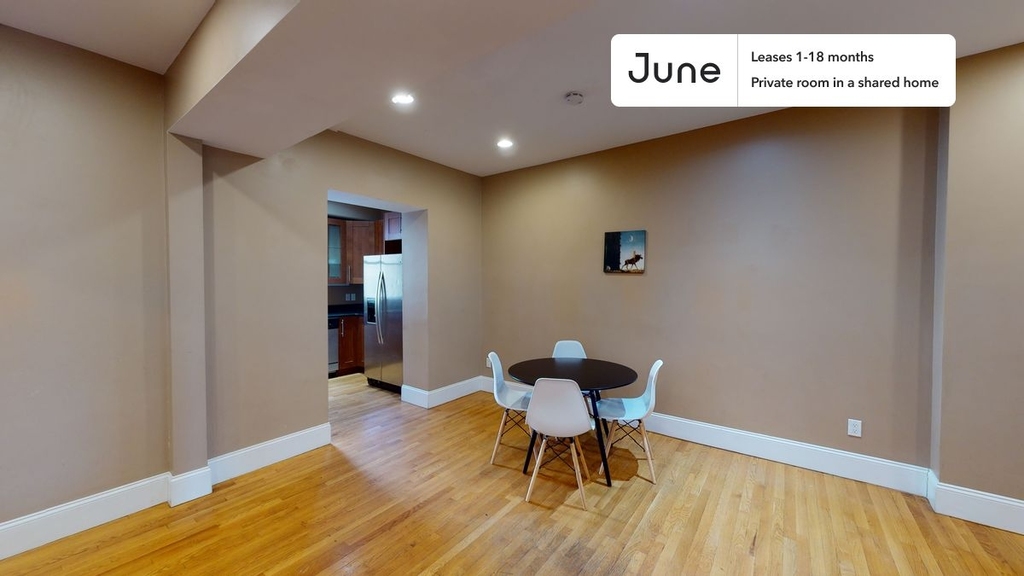 1592 Beacon Street - Photo 9