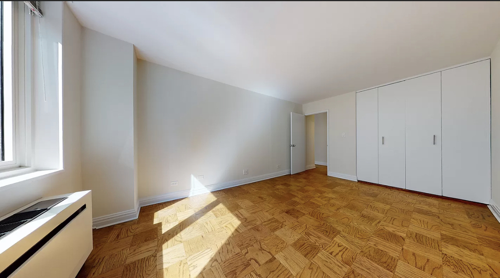 400 East 71st Street - Photo 2