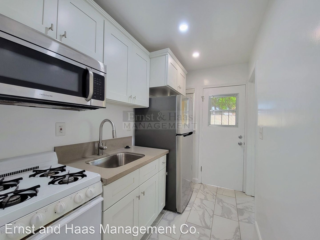 1021 Termino Ave. - Photo 14