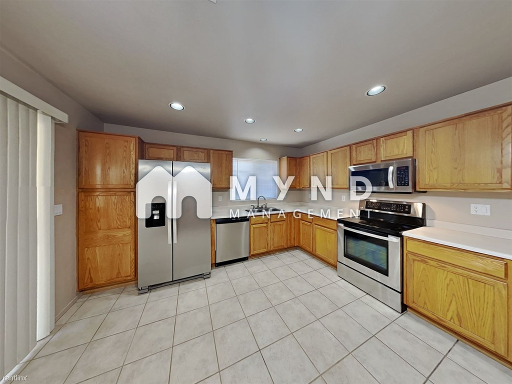 10834 W Alvarado Rd - Photo 7