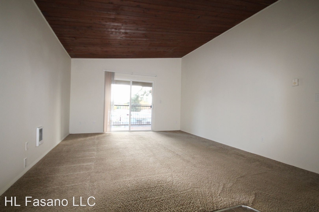 6200 Sw Hall Blvd - Photo 10