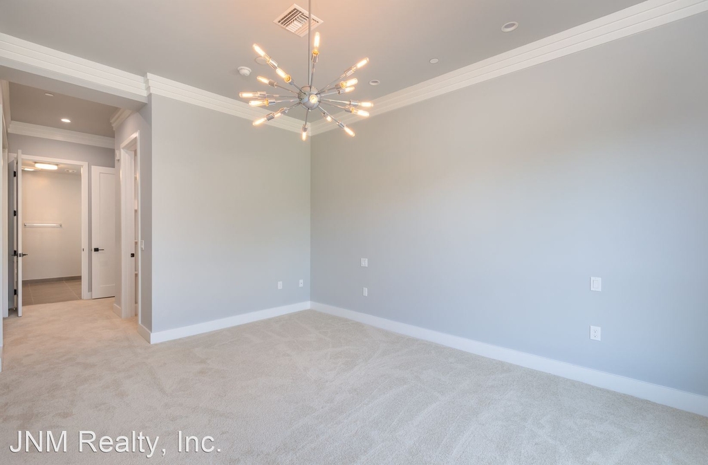 1350 South Roxbury Drive - Photo 17