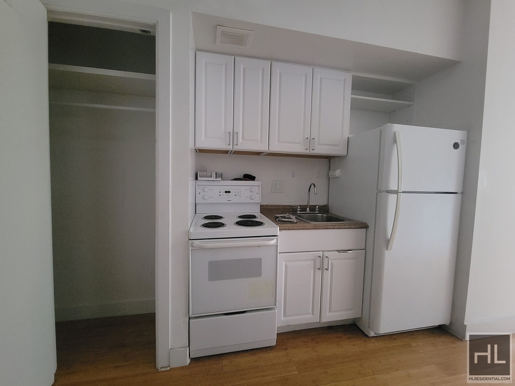 336 West 19 Street - Photo 1