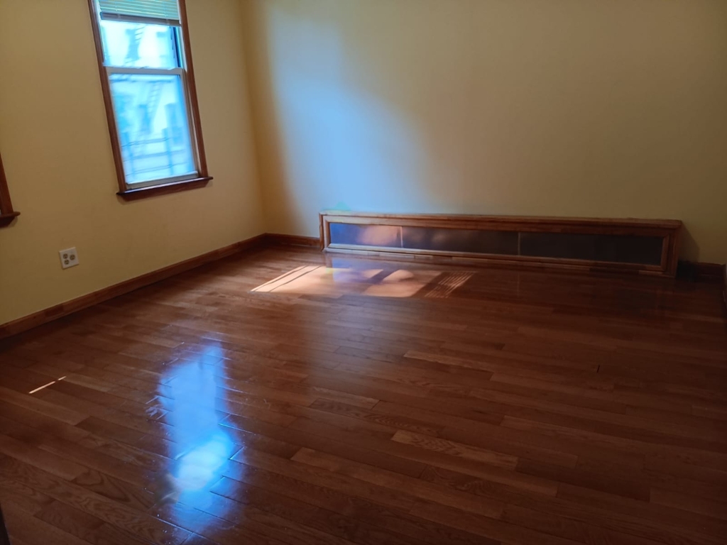 EAST 21ST - Photo 11