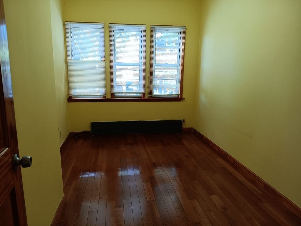 EAST 21ST - Photo 17