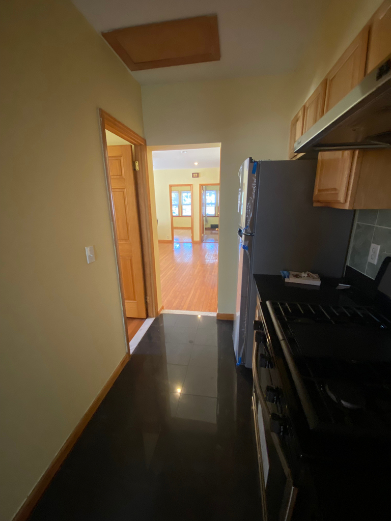 EAST 21ST - Photo 7