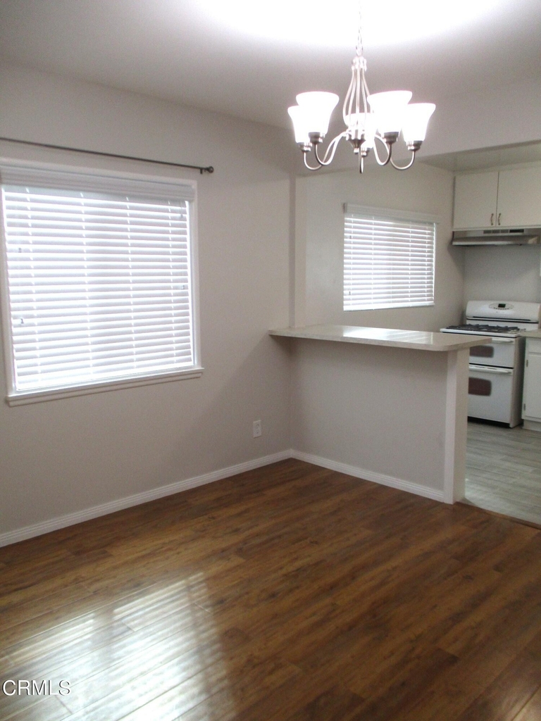 3860 York Boulevard - Photo 9