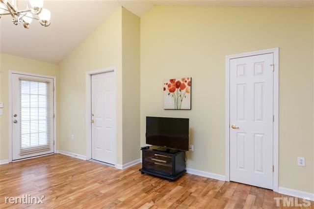 11331 Clubhaven Pl Apt 100 - Photo 1