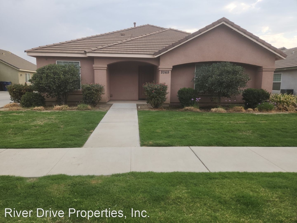 2069 Bella Oaks Drive - Photo 0