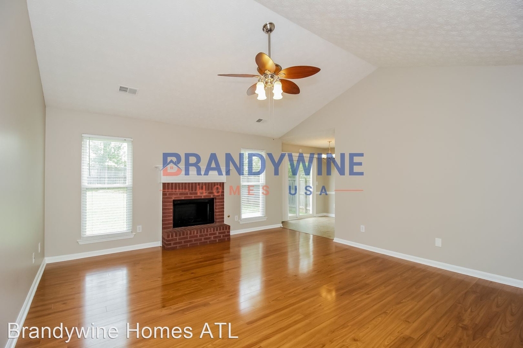 1780 Graystone Dr - Photo 2