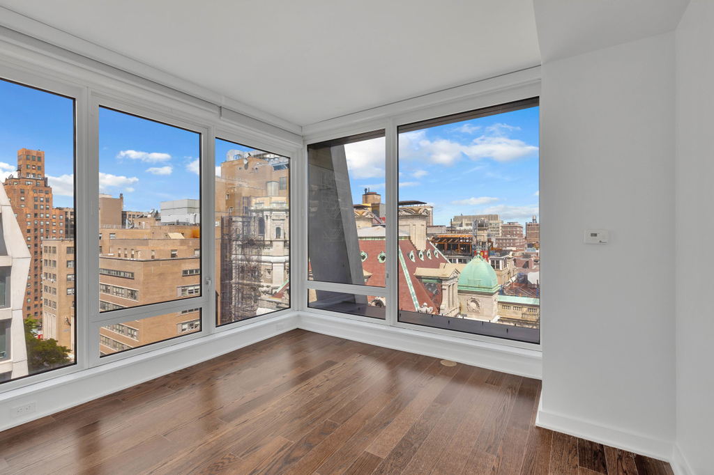 400 West 113th Street - Photo 4