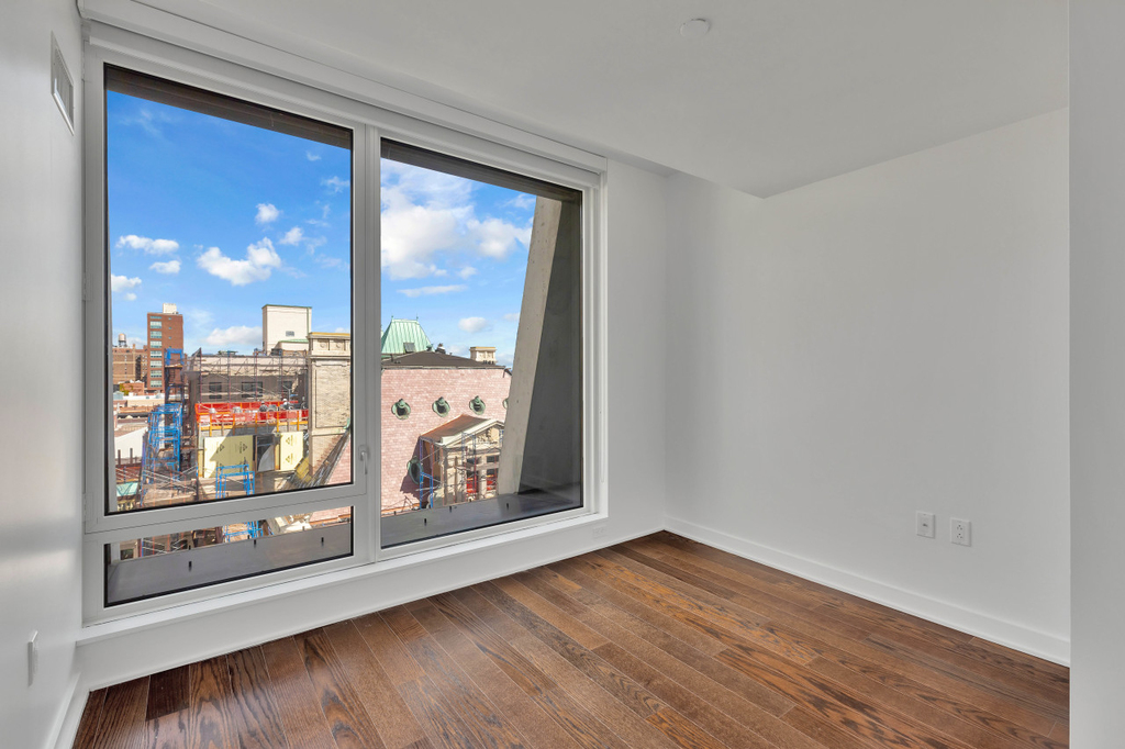 400 West 113th Street - Photo 5