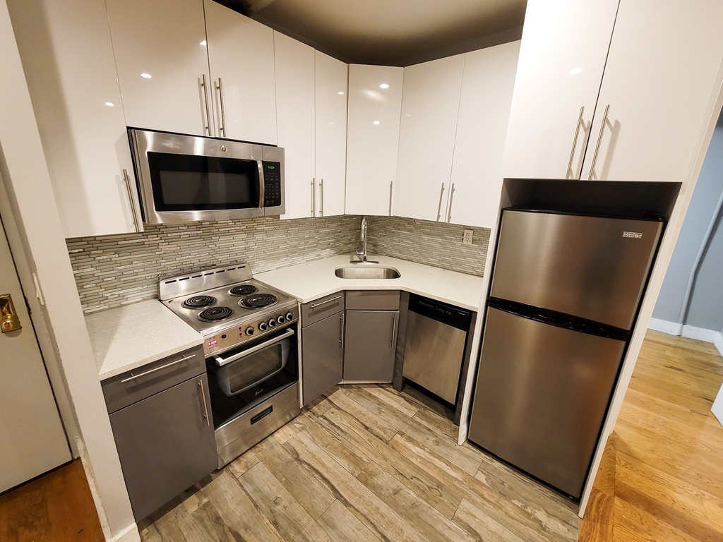 480 Concord Avenue - Photo 1