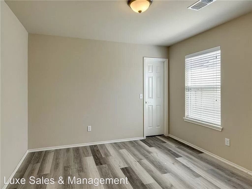 1112 Sw 150th Street - Photo 15