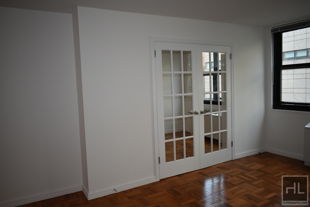 West 58th Street - Photo 11