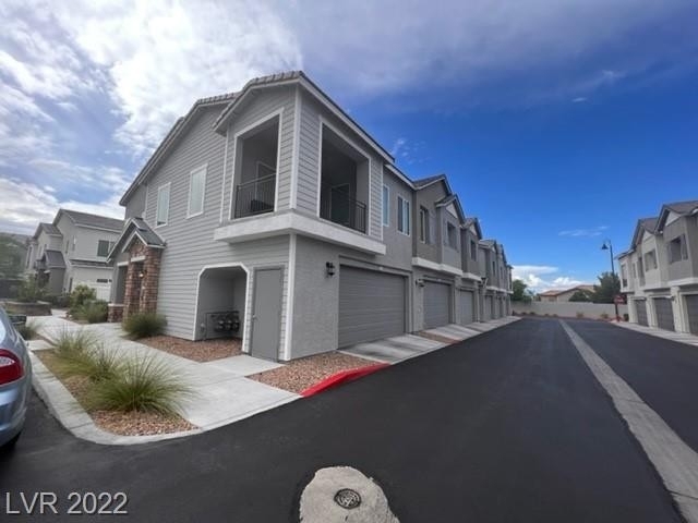 525 Shophia Skye Street - Photo 0