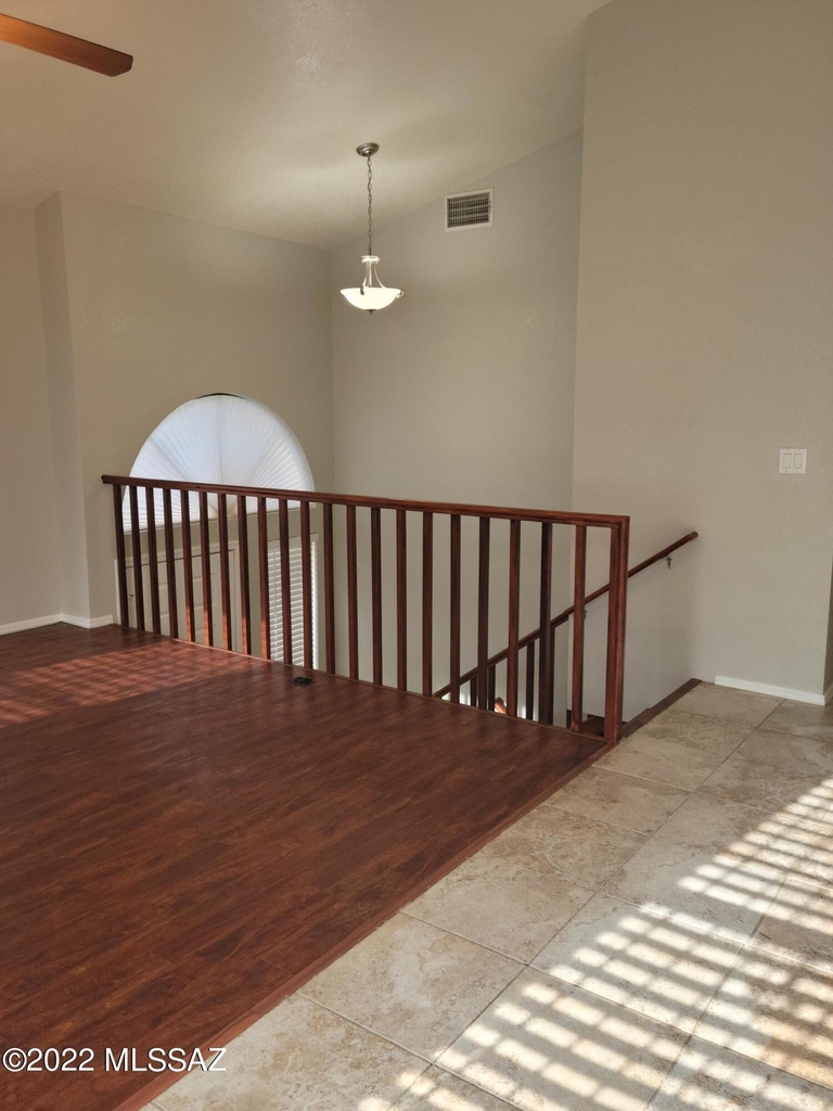 10205 E Kensington Drive - Photo 3