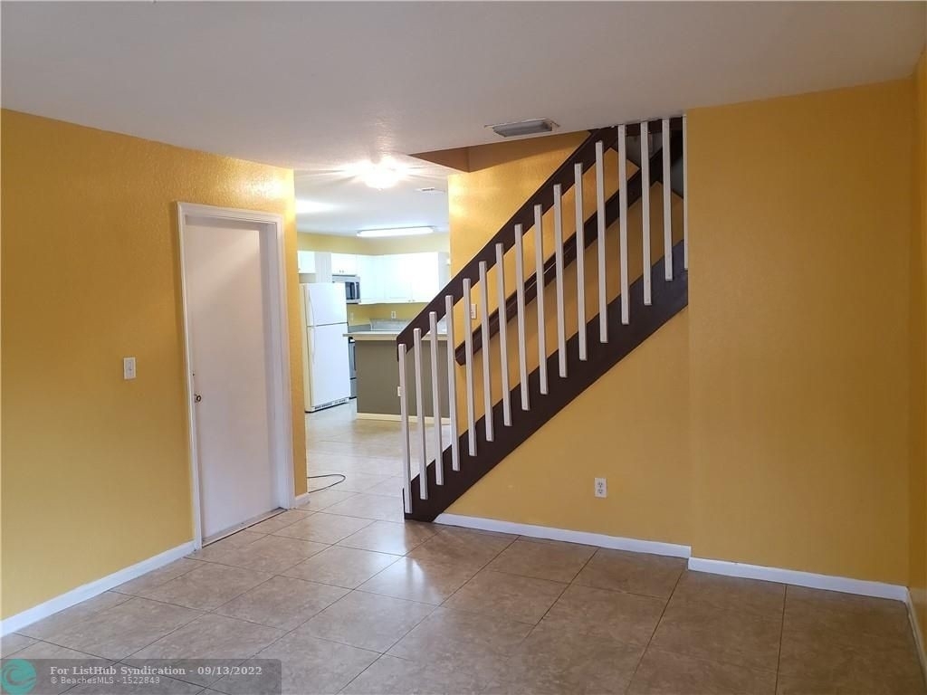 8722 Sw 21st Ct - Photo 2