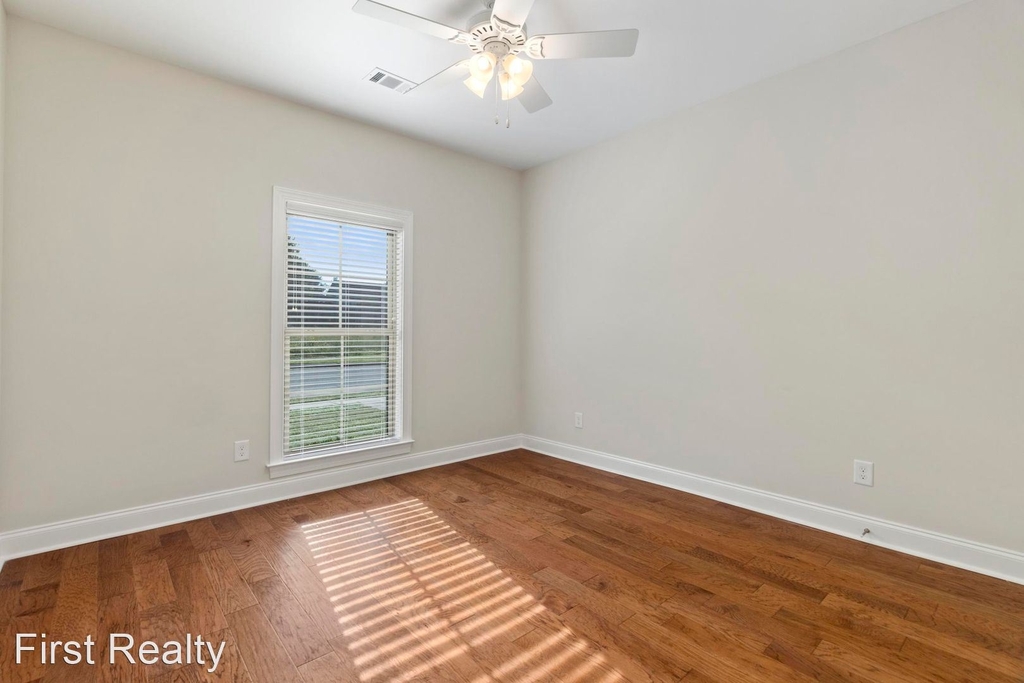 1642 Academy Drive, Unit 1109 - Photo 13