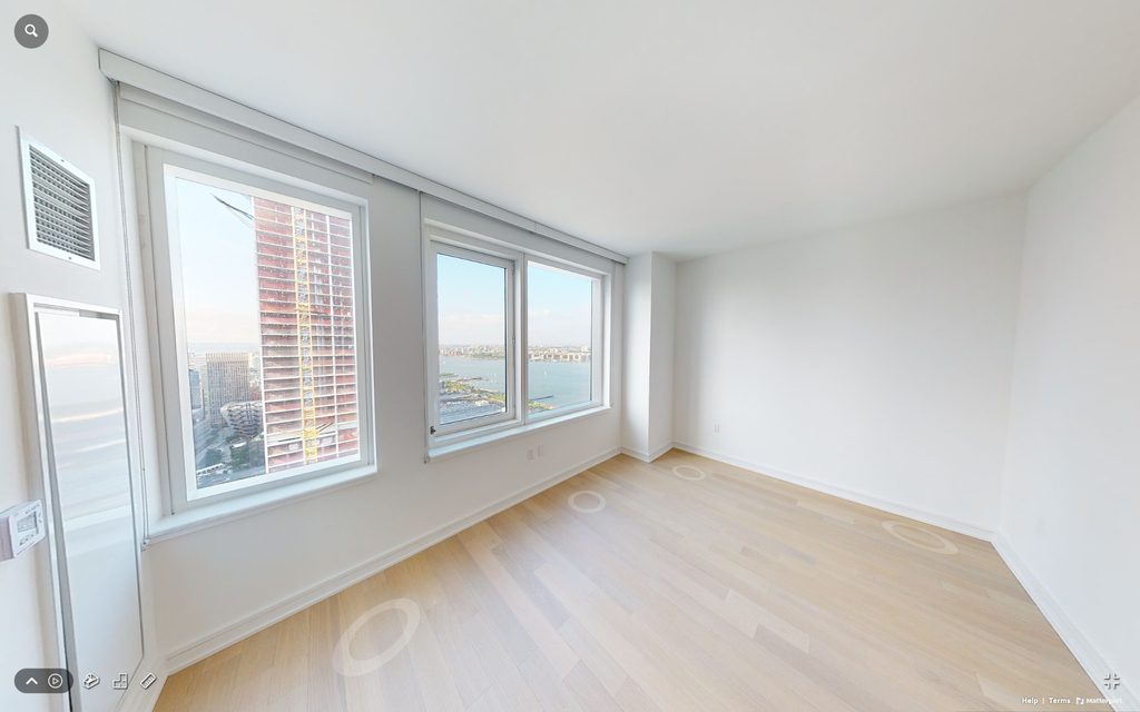 555 West 38th Street - Photo 1