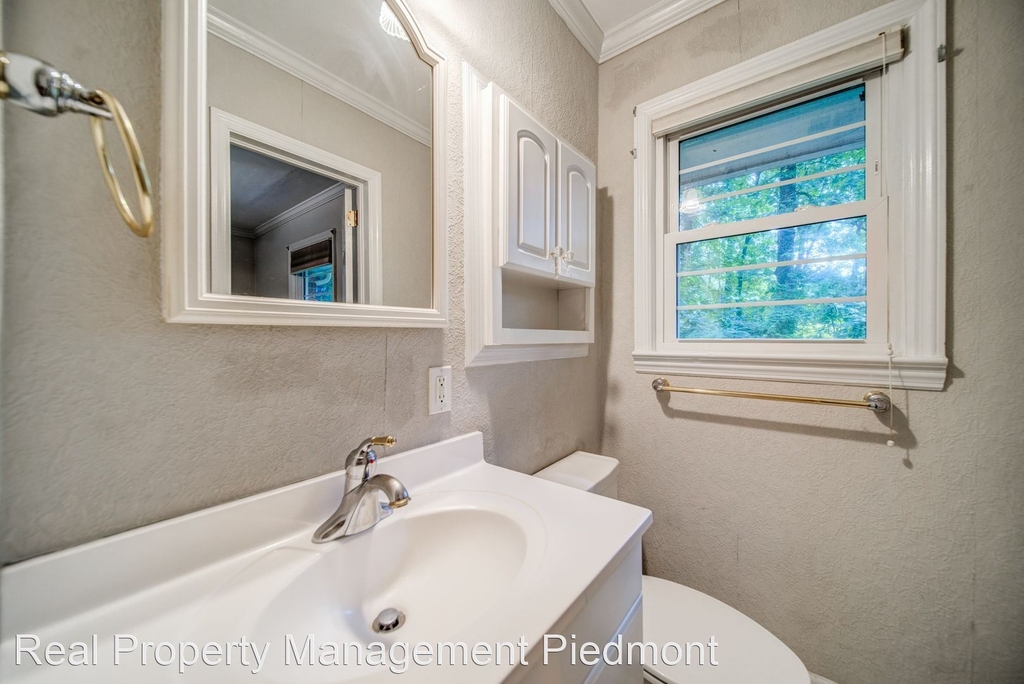 4365 Peachtree Dunwoody - Photo 17