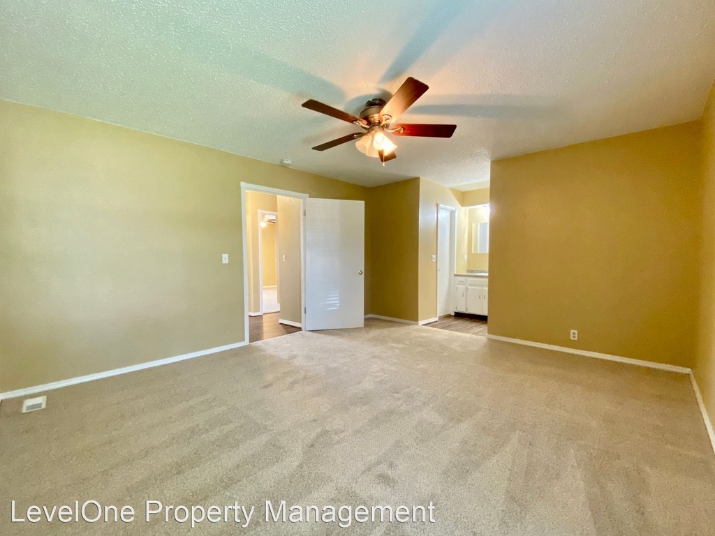 816 Royal Lane - Photo 5