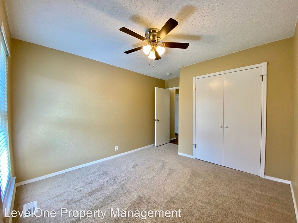 816 Royal Lane - Photo 12