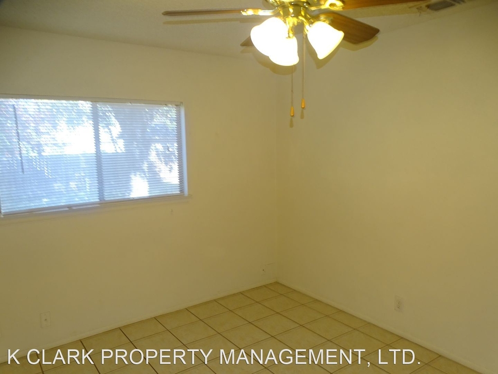 9819 Valley Villa - Photo 19