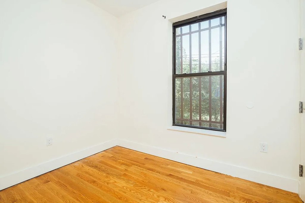 1100 Dekalb Avenue - Photo 2