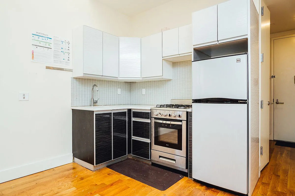 1100 Dekalb Avenue - Photo 0