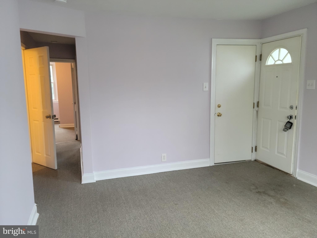 620 W Park Lane - Photo 6