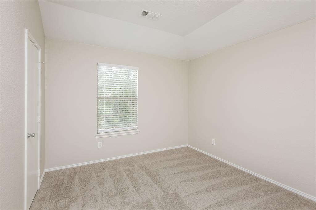 533 Crown Oaks Drive - Photo 10