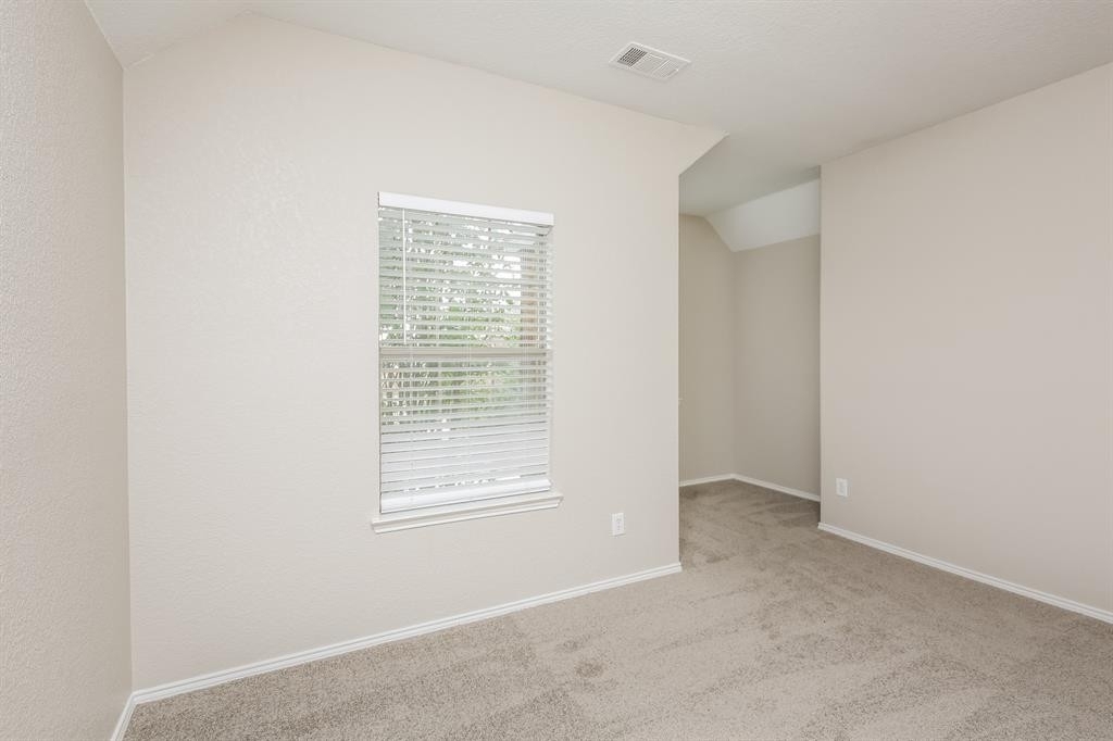 533 Crown Oaks Drive - Photo 9