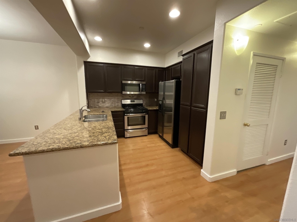 8814 Spectrum Center Blvd - Photo 36