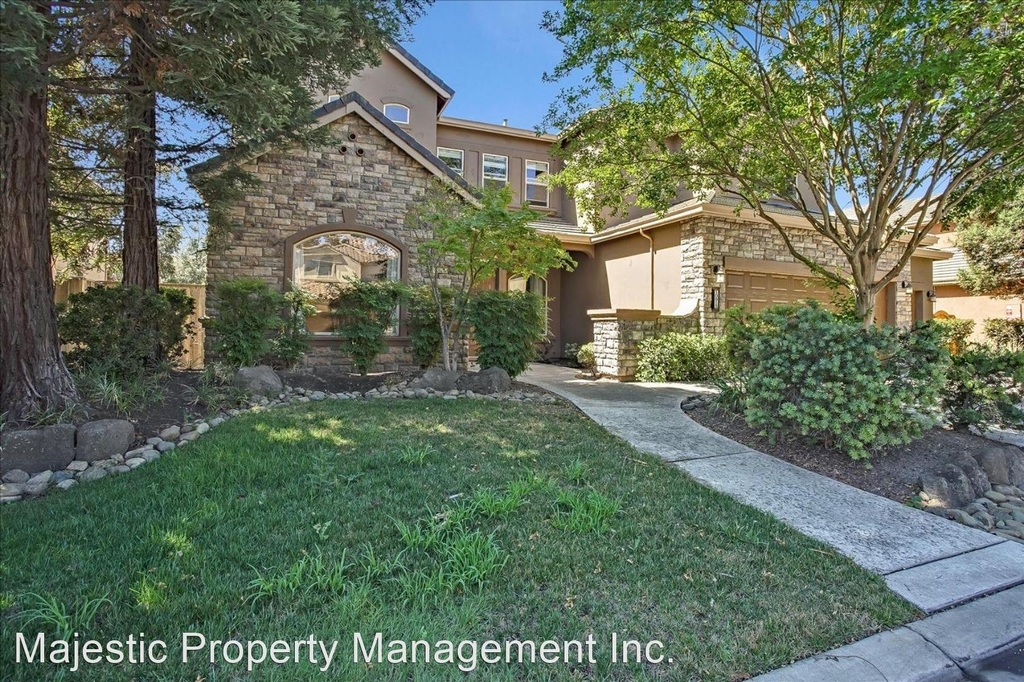 10913 St Moritz Circle - Photo 1