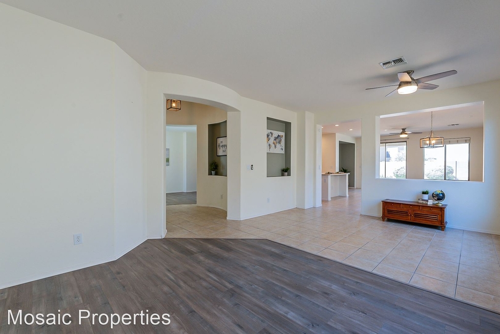 39718 N Rolling Green Way - Photo 3