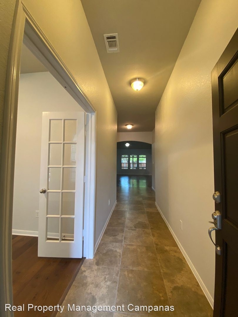 845 Mesa Verde - Photo 2