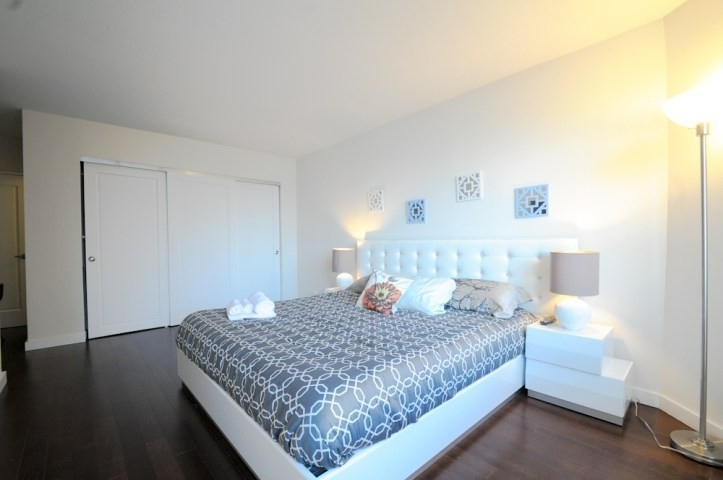 401 East 34th Street - Photo 4