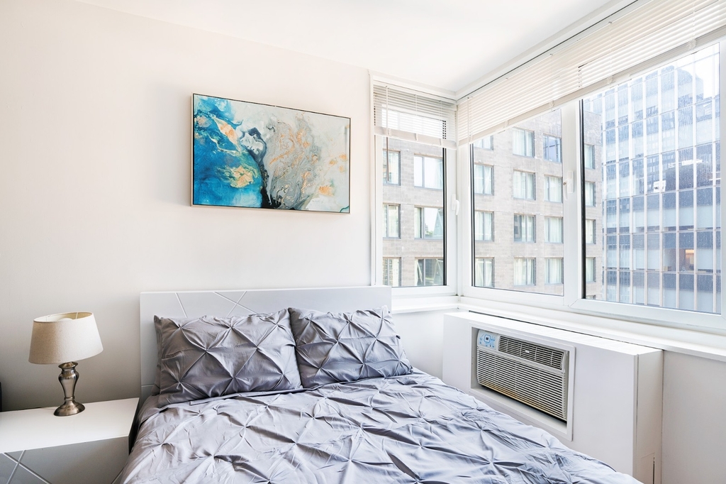 230 West 55th Street - Photo 3