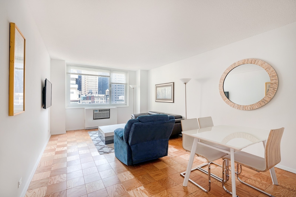 271 W 47th St - Photo 1